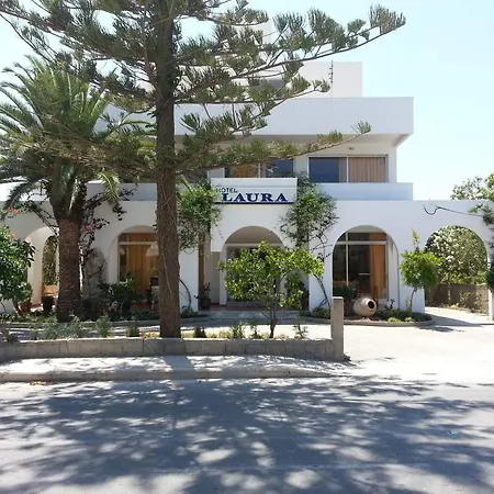 Laura فندق
