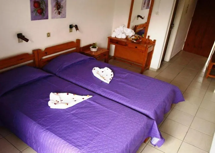 Laura Hotel 2*