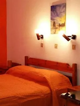 Hotel Laura 2*