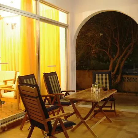 Hotel Laura 2*