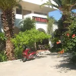 Laura فندق